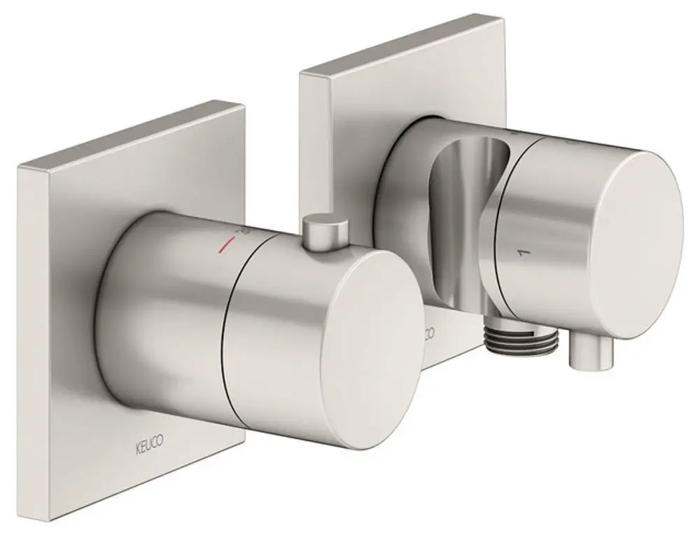 Wandmontiertes Armaturen-Set von Keuco in gebürstetem Nickel, bestehend aus zwei Steuerungselementen für Wasserzufuhr mit klarer Bedienung.